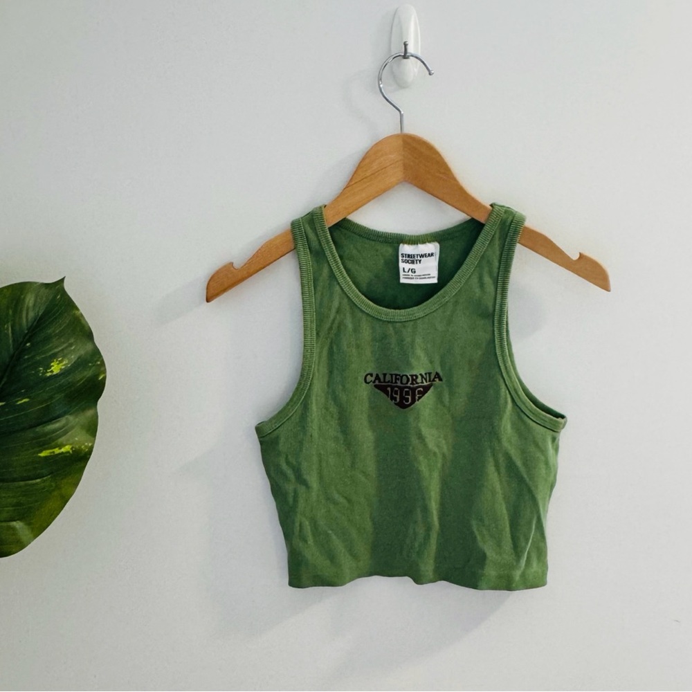 URBAN PLANET | Ribbed Green Cropped Tank Top Large